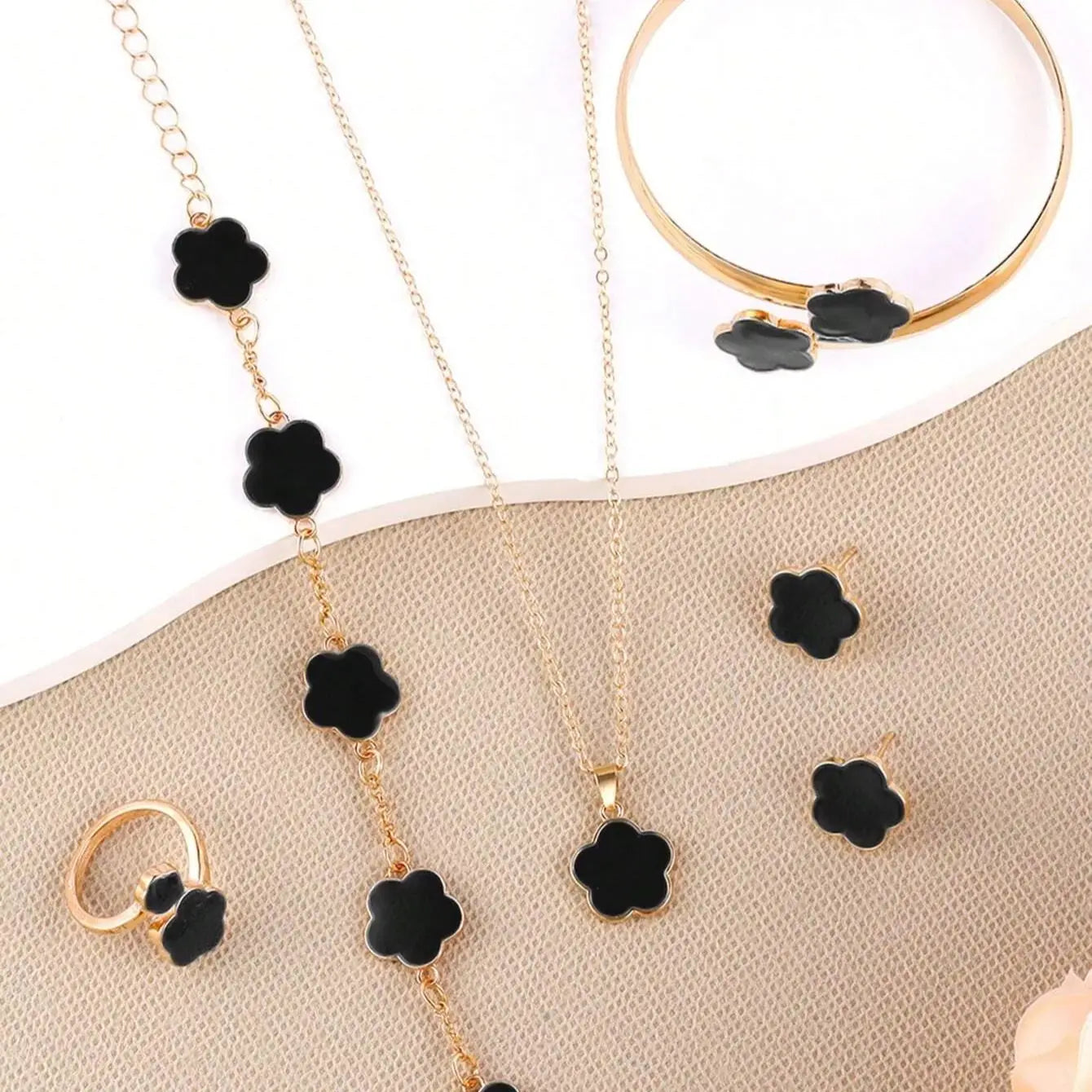 Florales Damen-Set – Komplettschmuck für täglichen Tragekomfort